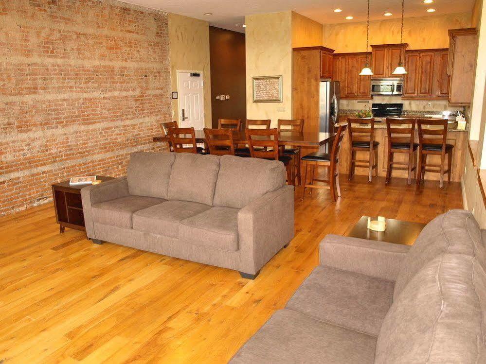 Cornerstone Inn Washington Bagian luar foto